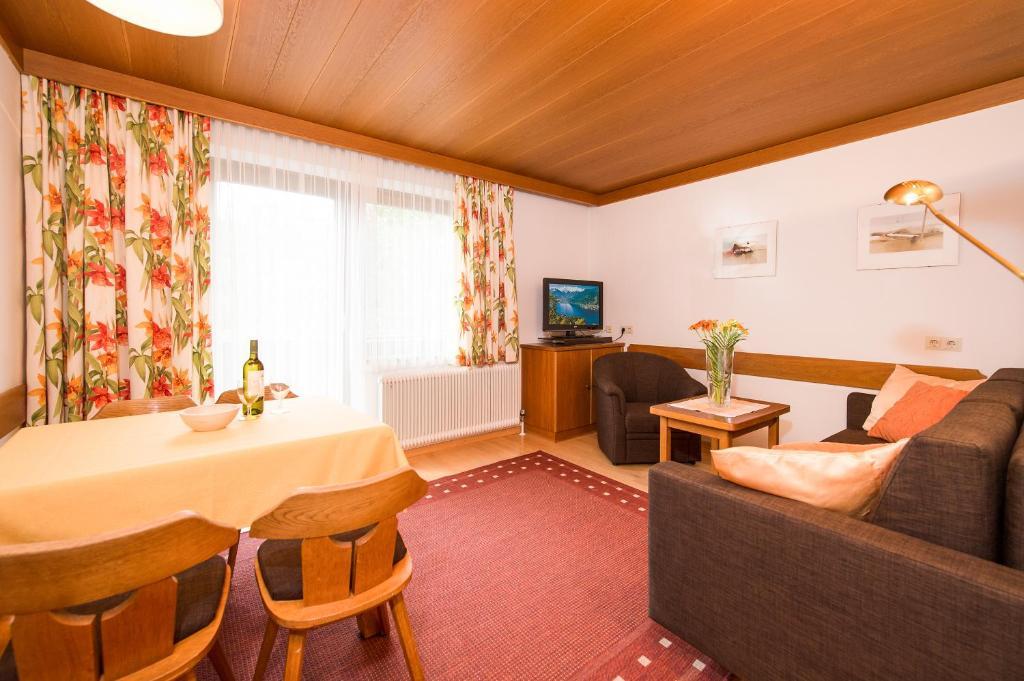 Gastehaus Haffner Hotel Zell am See Room photo